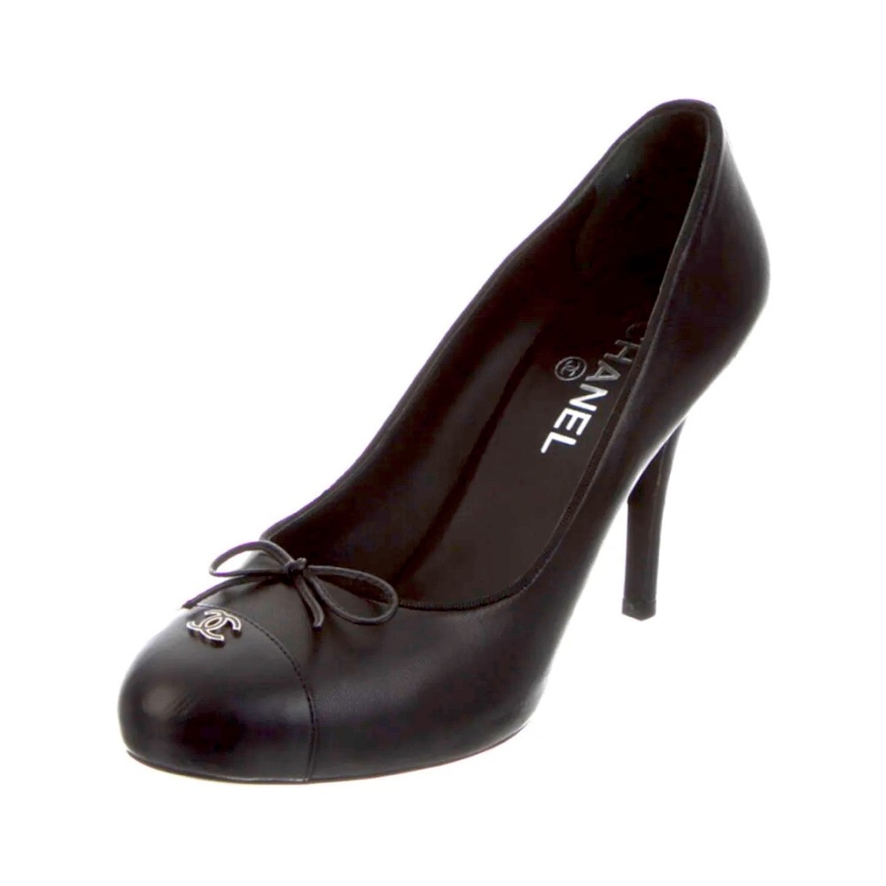 Chanel Interlocking CC Logo Heels - Picture 3 of 6